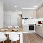 Camoes 8f Vista Mar, Com Piscina شقة