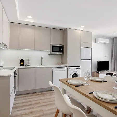 Camoes 8f Vista Mar, Com Piscina