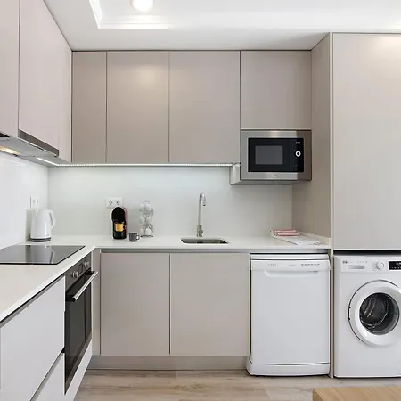 Camoes 8f Vista Mar, Com Piscina